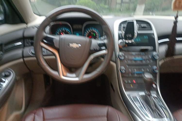 Used Chevrolet Malibu 2014 2.0L Automatic Comfort Edition Steering Wheel