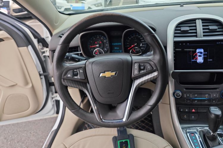 Used Chevrolet Malibu 2014 2.4L Automatic Luxury Edition Steering Wheel