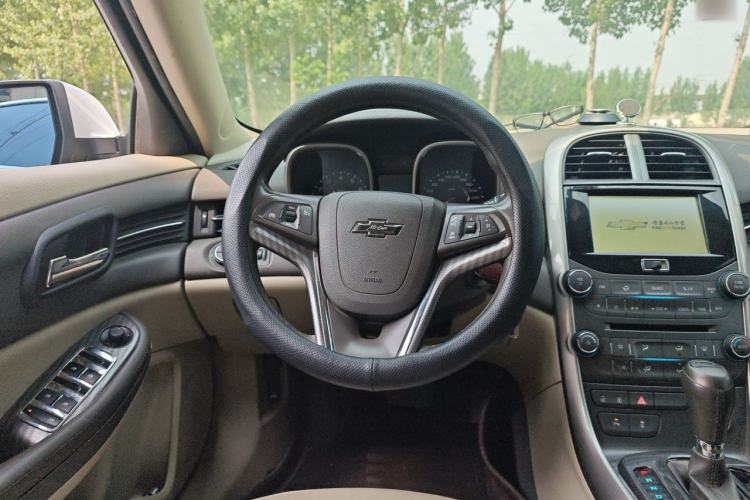 Used Chevrolet Malibu 2014 2.0L Automatic Luxury Edition Steering Wheel
