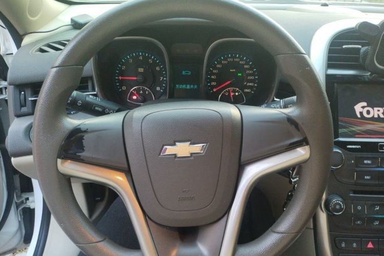 Used Chevrolet Malibu 2014 2.0L Automatic Comfort Edition Steering Wheel