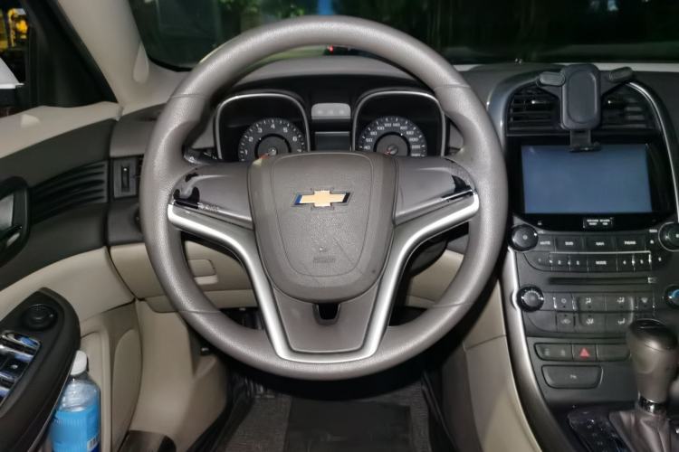 Used Chevrolet Malibu 2014 2.0L Automatic Comfort Edition Steering Wheel