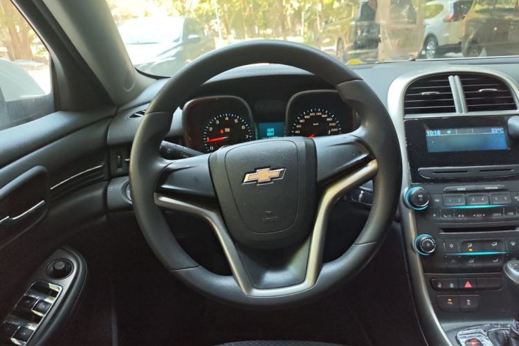 Used Chevrolet Malibu 2014 1.6T Automatic Comfort Edition Steering Wheel
