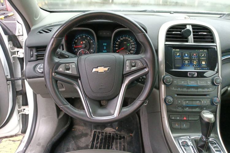 Used Chevrolet Malibu 2014 2.4L Automatic Luxury Edition Steering Wheel