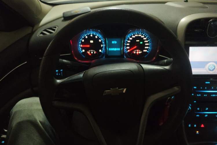 Used Chevrolet Malibu 2014 2.0L Automatic Comfort Edition Steering Wheel