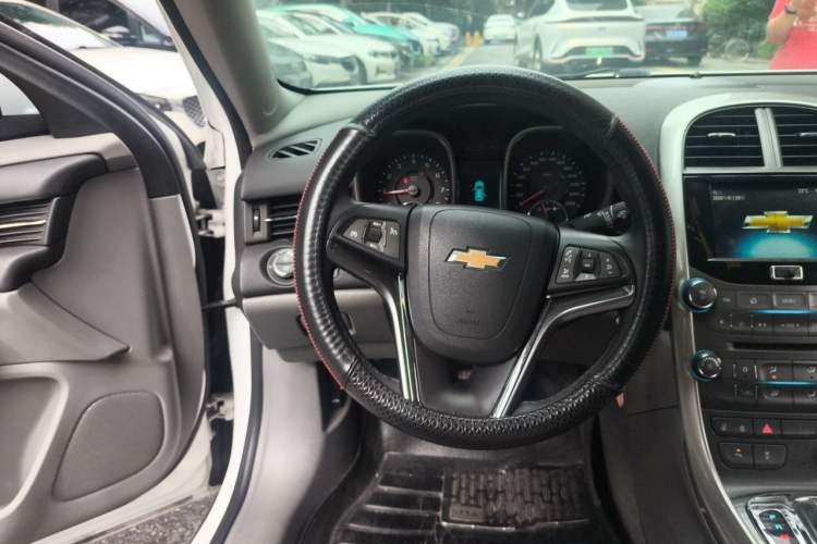 Used Chevrolet Malibu 2014 2.0L Automatic Luxury Edition Steering Wheel
