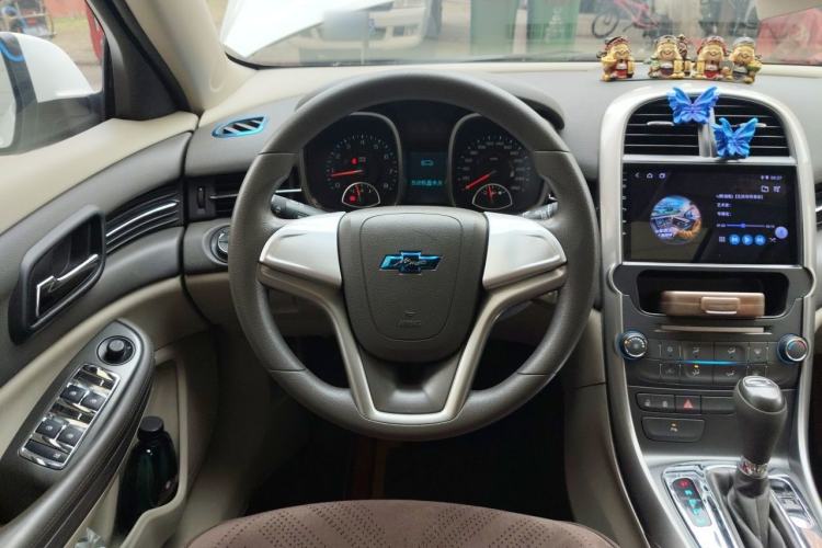Used Chevrolet Malibu 2014 2.0L Automatic Comfort Edition Steering Wheel
