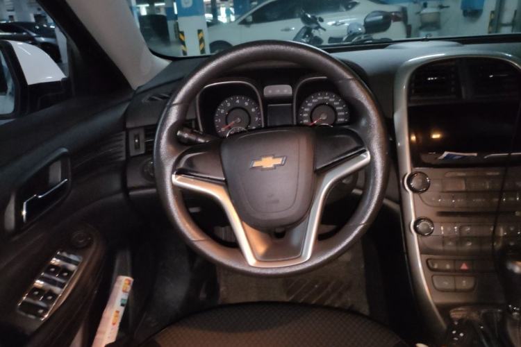 Used Chevrolet Malibu 2014 1.6T Automatic Comfort Edition Steering Wheel