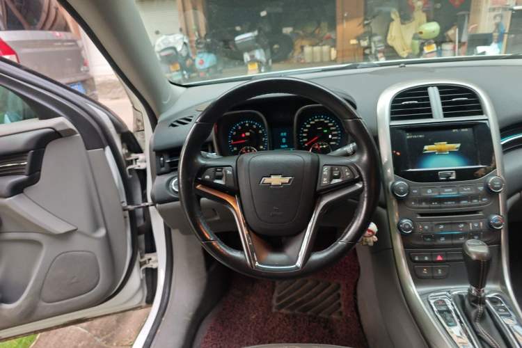 Used Chevrolet Malibu 2014 2.0L Automatic Luxury Edition Steering Wheel