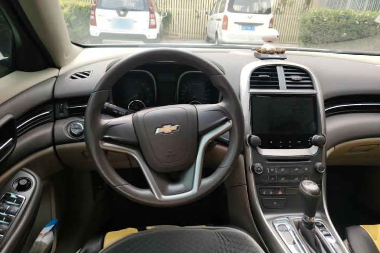 Used Chevrolet Malibu 2014 2.0L Automatic Comfort Edition Steering Wheel
