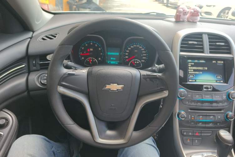 Used Chevrolet Malibu 2014 1.6T Automatic Comfort Edition Steering Wheel