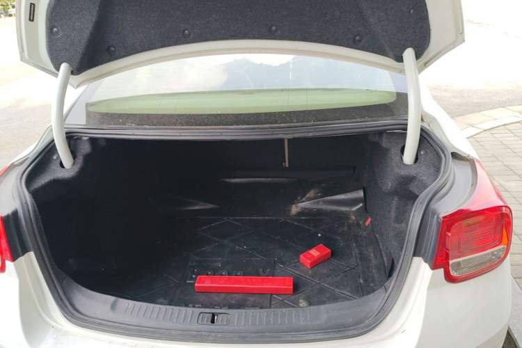 Used Chevrolet Malibu 2014 2.0L Automatic Comfort Edition Trunk
