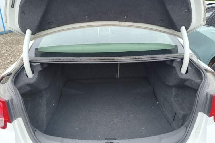 Used Chevrolet Malibu 2014 2.0L Automatic Luxury Edition Trunk
