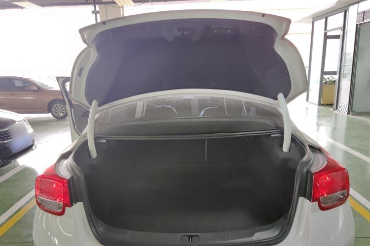 Used Chevrolet Malibu 2014 2.0L Automatic Luxury Edition Trunk
