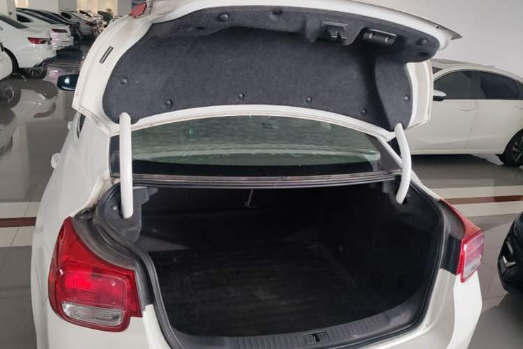 Used Chevrolet Malibu 2014 2.0L Automatic Luxury Edition Trunk
