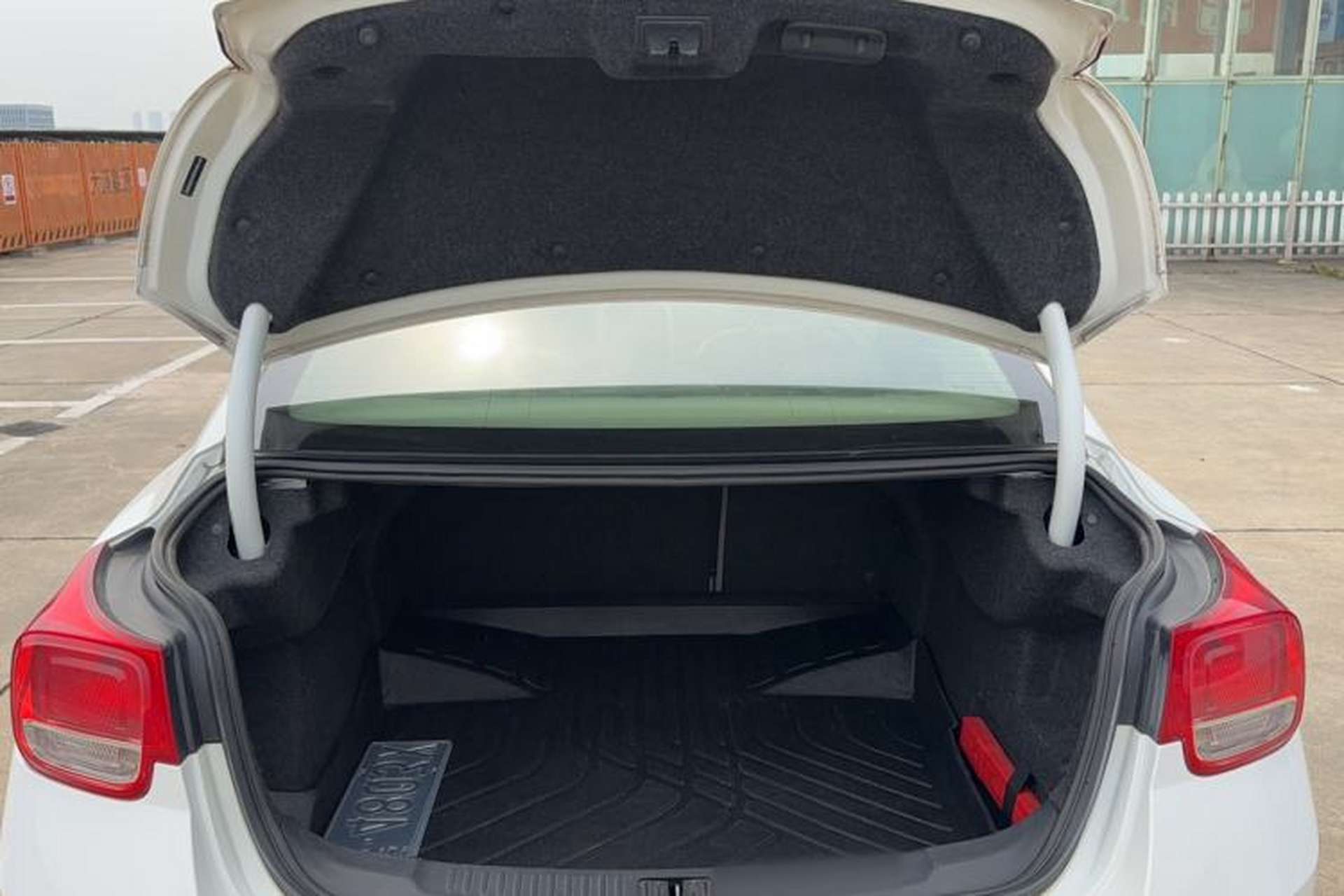Used Chevrolet Malibu 2014 2.0L Automatic Luxury Edition Trunk