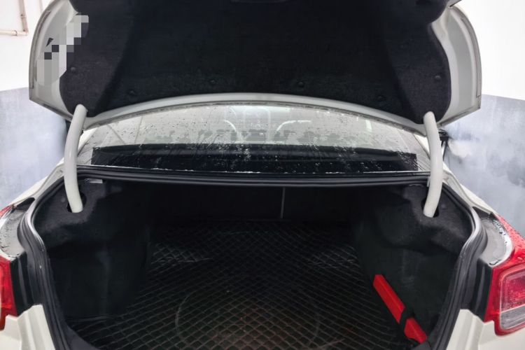 Used Chevrolet Malibu 2014 2.0L Automatic Luxury Edition Trunk
