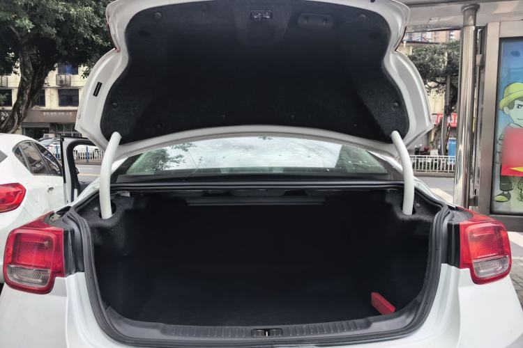 Used Chevrolet Malibu 2014 1.6T Automatic Comfort Edition Trunk