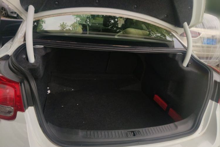 Used Chevrolet Malibu 2014 1.6T Automatic Comfort Edition Trunk
