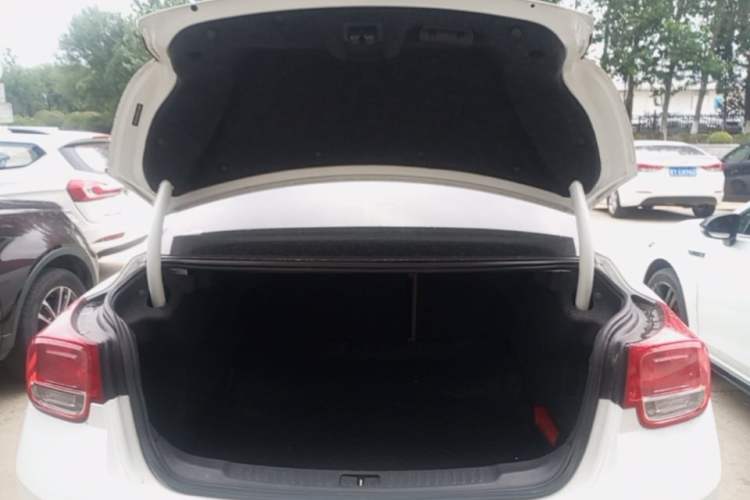 Used Chevrolet Malibu 2014 2.0L Automatic Comfort Edition Trunk