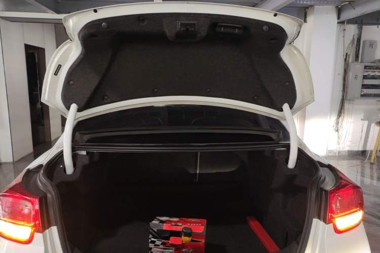 Used Chevrolet Malibu 2014 2.0L Automatic Luxury Edition Trunk