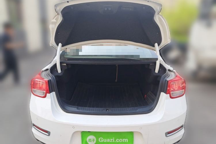 Used Chevrolet Malibu 2014 2.0L Automatic Comfort Edition Trunk