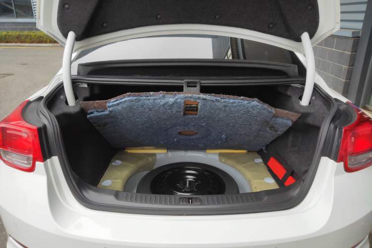 Used Chevrolet Malibu 2014 2.0L Automatic Comfort Edition Trunk