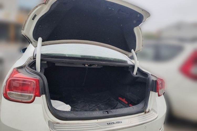 Used Chevrolet Malibu 2014 2.0L Automatic Luxury Edition Trunk