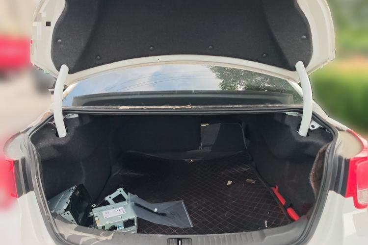 Used Chevrolet Malibu 2014 2.0L Automatic Luxury Edition Trunk