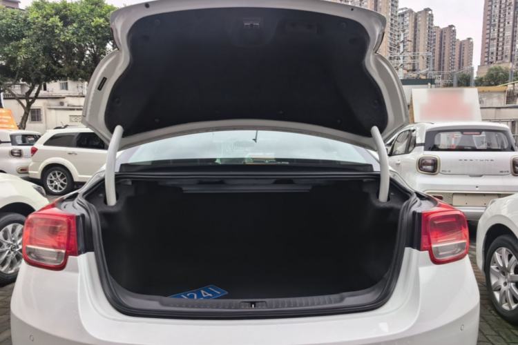 Used Chevrolet Malibu 2014 1.6T Automatic Comfort Edition Trunk