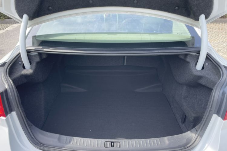 Used Chevrolet Malibu 2014 2.0L Automatic Luxury Edition Trunk
