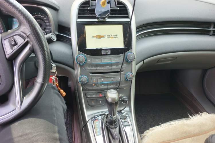 Used Chevrolet Malibu 2014 2.4L Automatic Luxury Edition Audio And AC Panel
