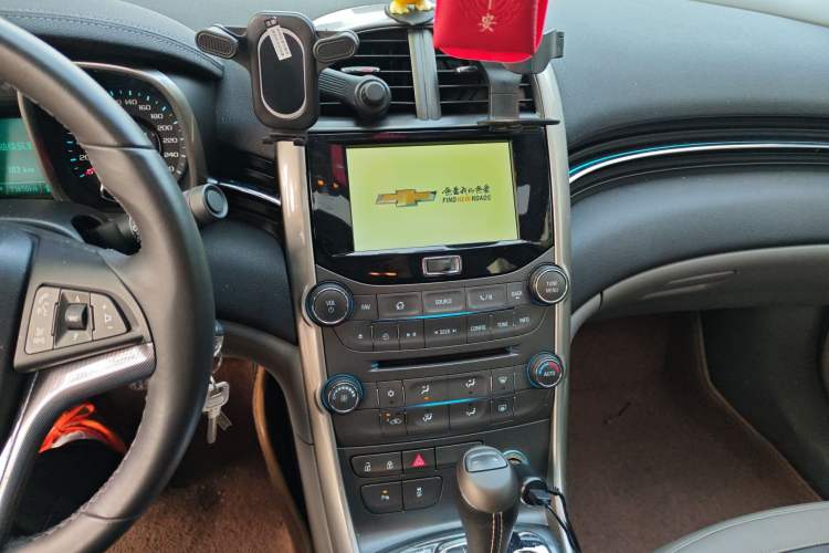Used Chevrolet Malibu 2014 2.0L Automatic Luxury Edition Audio And AC Panel