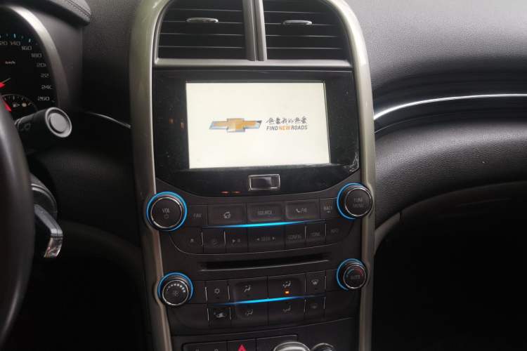 Used Chevrolet Malibu 2014 2.4L Automatic Luxury Edition Audio And AC Panel