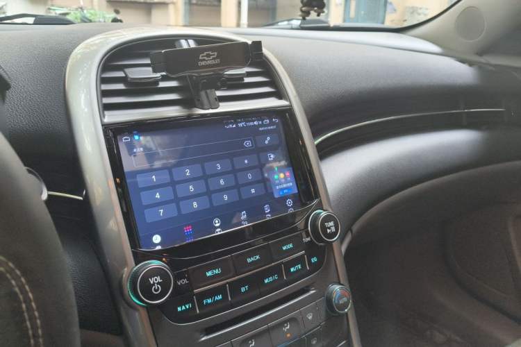 Used Chevrolet Malibu 2014 2.4L Automatic Luxury Edition Audio And AC Panel