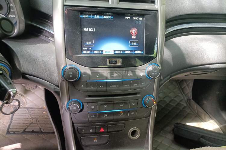 Used Chevrolet Malibu 2014 1.6T Manual Comfort Edition Audio And AC Panel