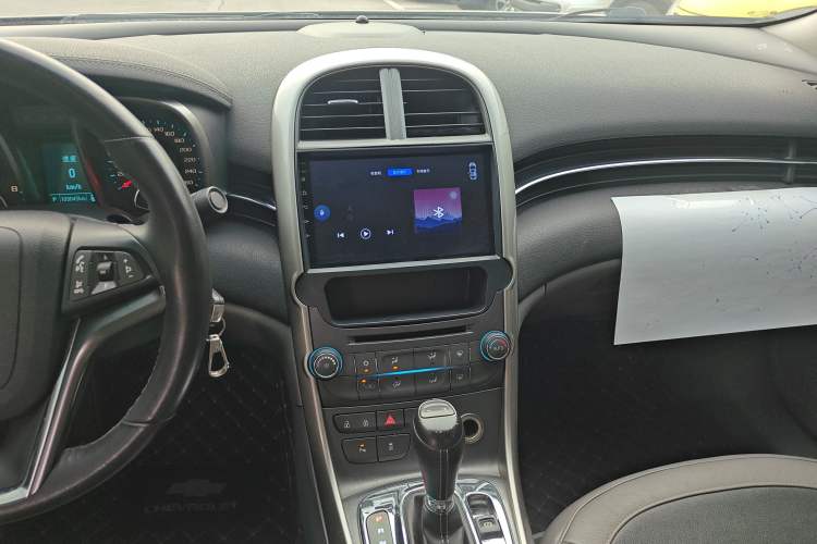 Used Chevrolet Malibu 2014 2.0L Automatic Luxury Edition Audio And AC Panel
