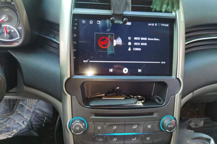 Used Chevrolet Malibu 2014 2.0L Automatic Luxury Edition Audio And AC Panel