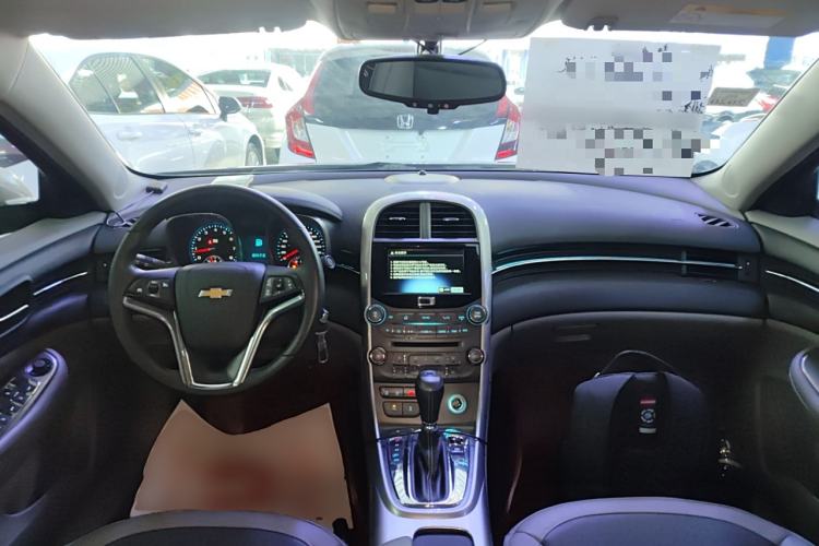 Used Chevrolet Malibu 2014 2.0L Automatic Luxury Edition Center Console