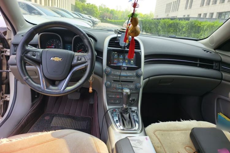 Used Chevrolet Malibu 2014 2.4L Automatic Luxury Edition Center Console