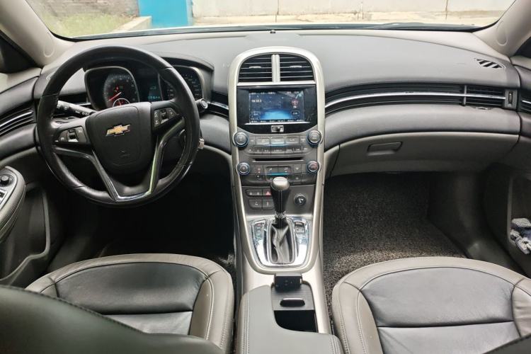 Used Chevrolet Malibu 2014 2.4L Automatic Luxury Edition Center Console