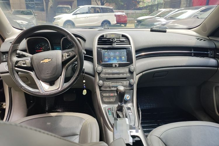 Used Chevrolet Malibu 2014 2.0L Automatic Luxury Edition Center Console