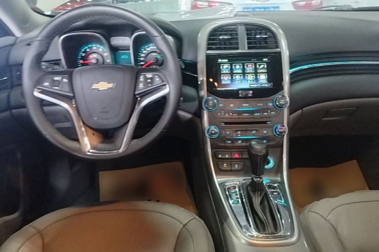 Used Chevrolet Malibu 2014 2.0L Automatic Luxury Edition Center Console
