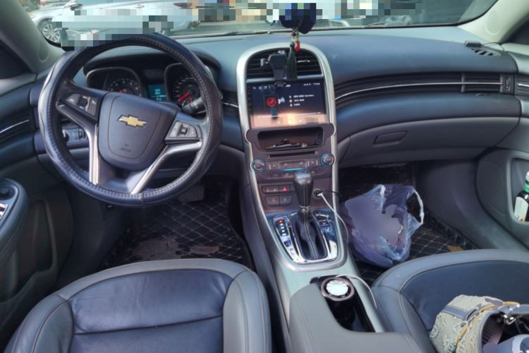 Used Chevrolet Malibu 2014 2.0L Automatic Luxury Edition Center Console