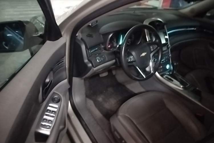 Used Chevrolet Malibu 2014 2.0L Automatic Luxury Edition Driver Seat