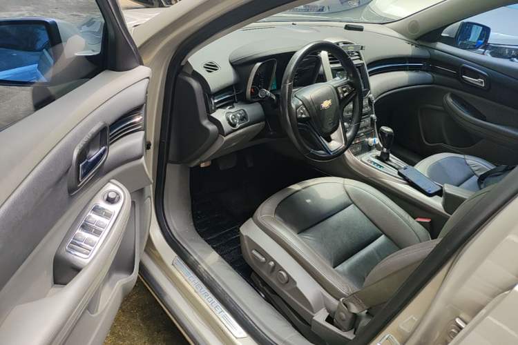 Used Chevrolet Malibu 2014 2.0L Automatic Luxury Edition Driver Seat