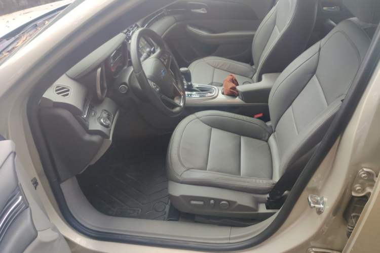 Used Chevrolet Malibu 2014 2.0L Automatic Luxury Edition Driver Seat