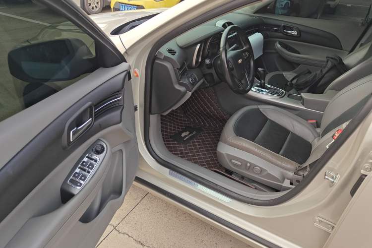 Used Chevrolet Malibu 2014 2.0L Automatic Luxury Edition Driver Seat