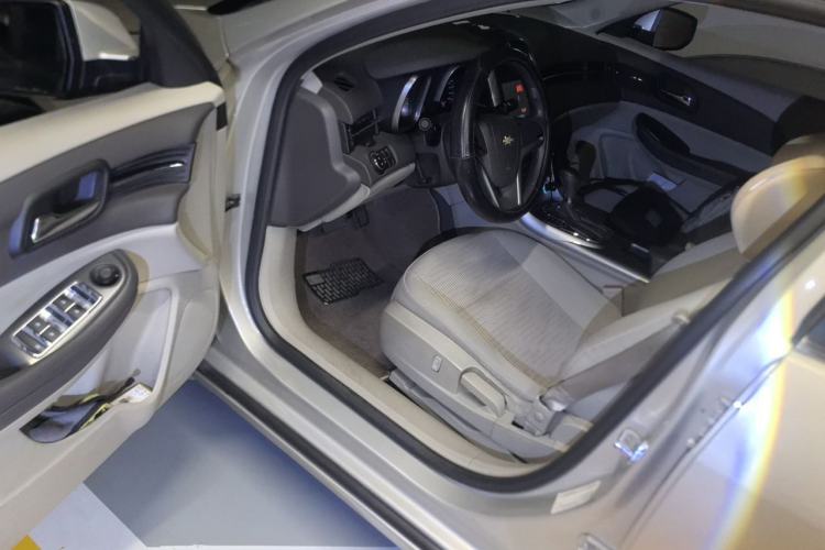 Used Chevrolet Malibu 2014 2.0L Automatic Comfort Edition Driver Seat