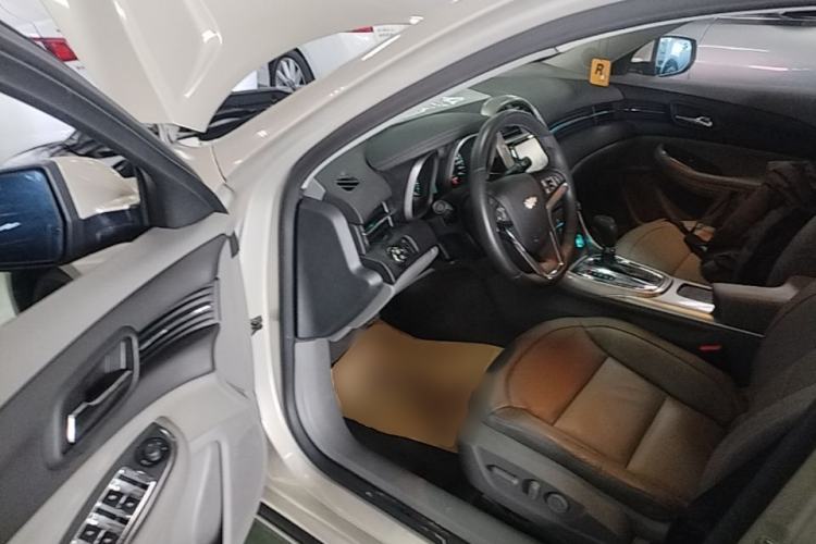 Used Chevrolet Malibu 2014 2.0L Automatic Luxury Edition Driver Seat