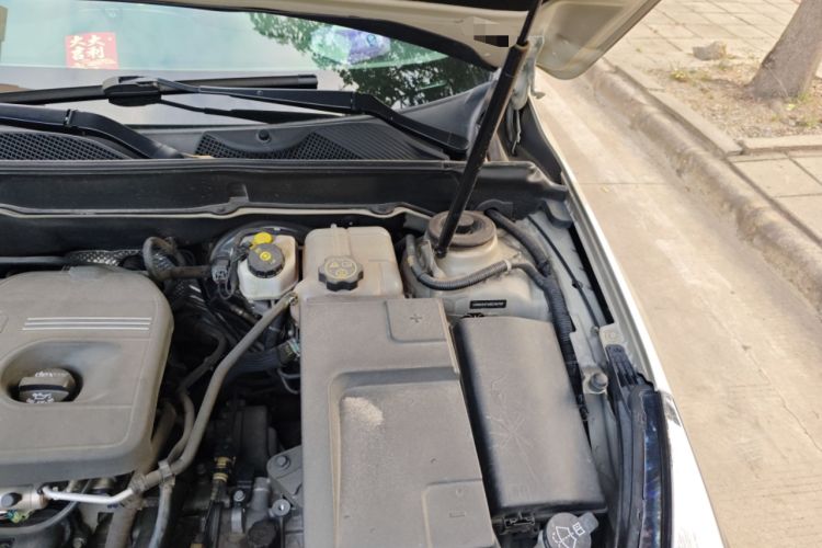 Used Chevrolet Malibu 2014 2.0L Automatic Luxury Edition Engine Bay Left